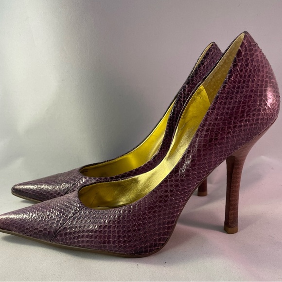 Y2K Dusty Purple Guess snakeskin 4” Pumps with wood stacked heel - Picture 2 of 12